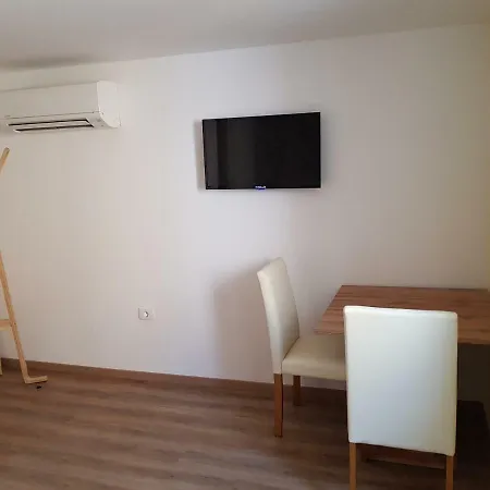 Piraneska Casa de hóspedes 2*