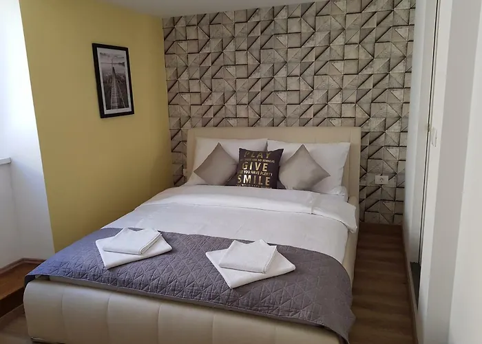 Gostinjska kuća Piraneska 3*